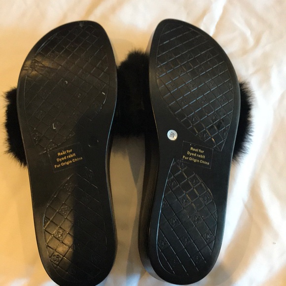 COPY - Donald Pliner Real fur slip on sandal. NWOT - Picture 5 of 5